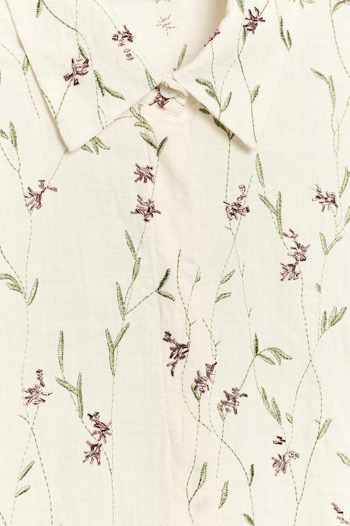 חולצה מעוטרת ברקמה ובחרוזים